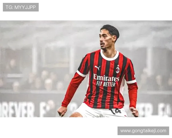 阿克盛赞赖因德斯中场统治力，自曝体能充沛打满全场(1)